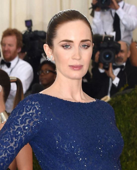 EMILY-BLUNT-2016-met-gala